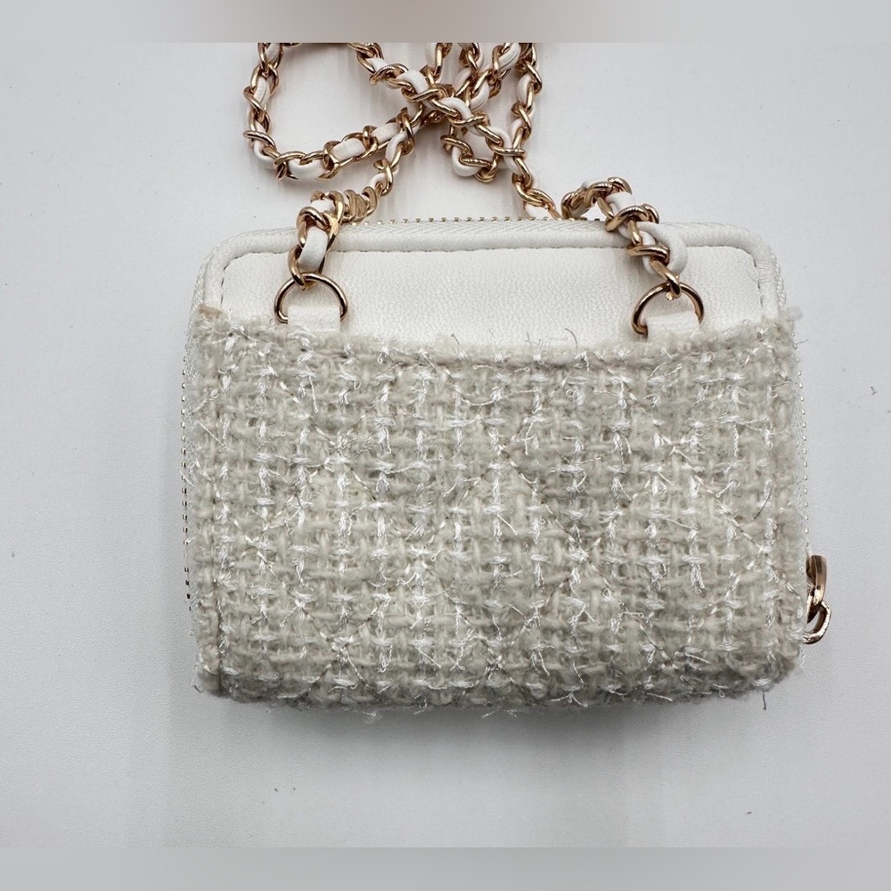 Authentic CHANEL Cream Tweed Crossbody. This item was a gift with purchase. - Picture 4 of 8